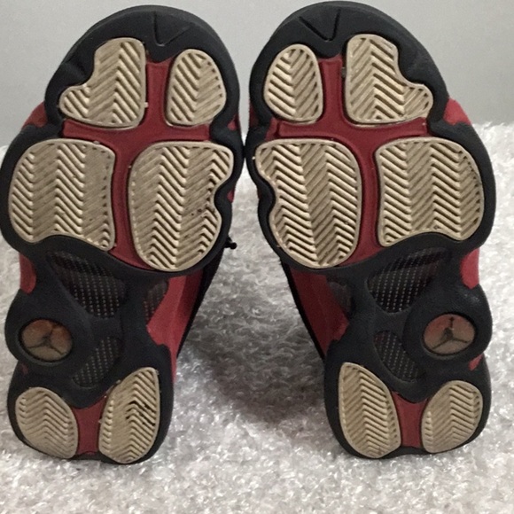 Air Jordan Retro 13 Black and Red Basketball Sneakers 4 (Big Boy) - Picture 4 of 10